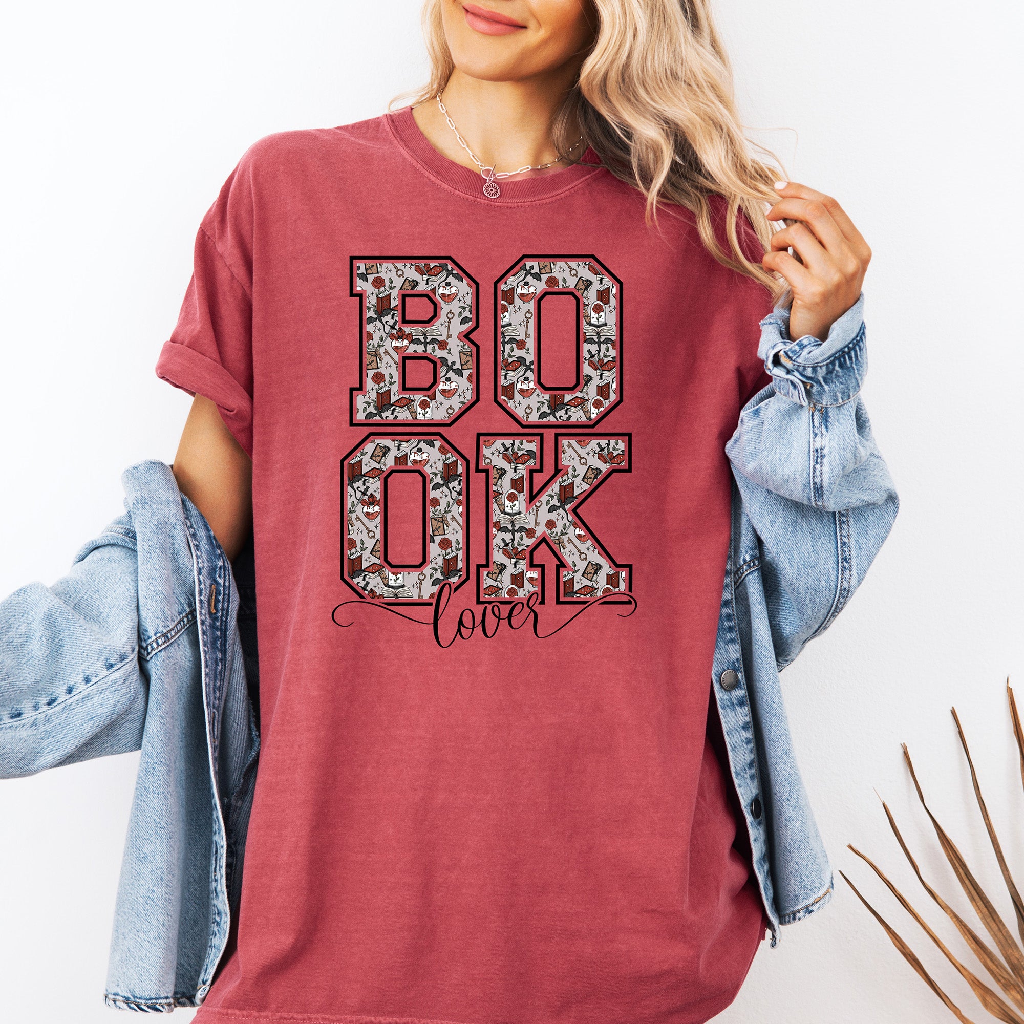 Book Lover Fantasy - Comfort Colors T-shirt