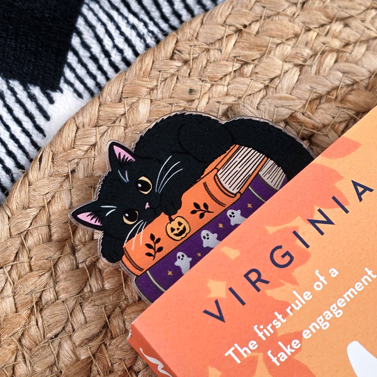 Black Cat Bookstack Shapemark