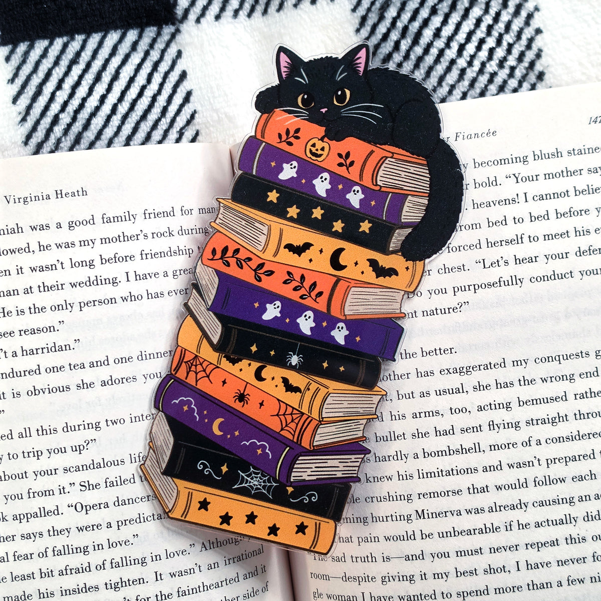 Black Cat Bookstack Shapemark