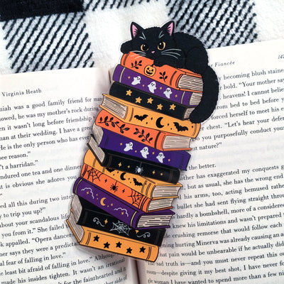 Black Cat Bookstack Shapemark